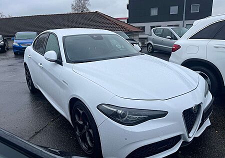 Alfa Romeo Giulia Veloce Q4/AWD/Navi+Leder+Xenon+Harman Cardon