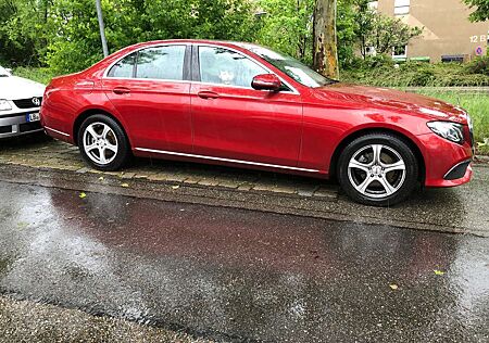Mercedes-Benz E 200 Automatic