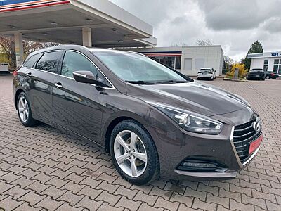 Hyundai i40 cw blue Trend Autom. Klima Sitzheiz. 8xRäder