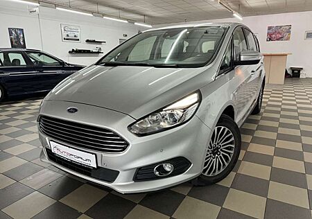 Ford S-Max Titanium