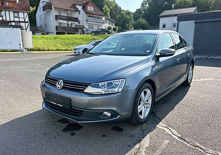 VW Jetta Volkswagen VI 1.6 TDI 2.HD/CARPLAY/TEMPO/CLIMATRONIC