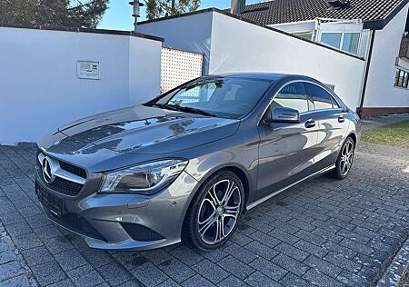 Mercedes-Benz CLA 180 -Edition URBAN-NAVI-BI XENON-RFK-PDC-TEMPO