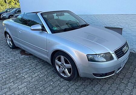 Audi A4 Cabriolet 2.4 Klimaaut Navi Leder