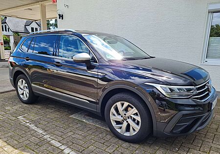 VW Tiguan Allspace Volkswagen Life 4Motion SCR Business 7-Sitze DSG LED AHK TOP