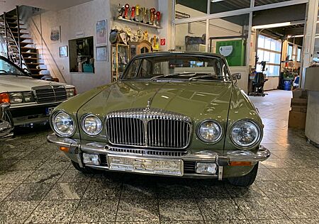 Jaguar XJ Daimler 6 Serie II LWB-Matching Numbers-