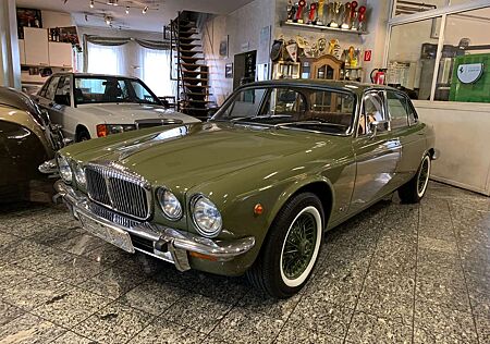 Jaguar XJ Daimler 6 Serie II LWB-Matching Numbers-