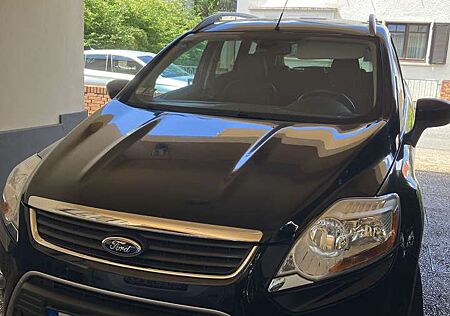 Ford Kuga 2.0 TDCi 2x4 Titanium