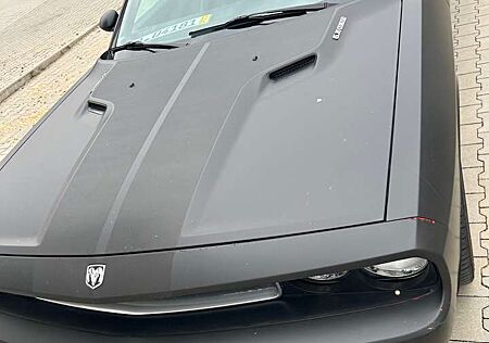 Dodge Challenger SRT 8
