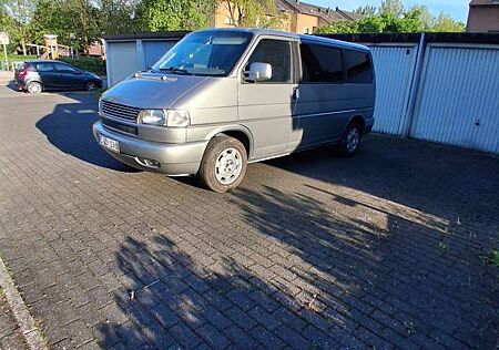 VW T4 Multivan Volkswagen 2.5 TDI TÜV NEU kein Rost Standheizung