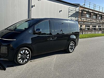 Hyundai STARIA Signature 2WD, AHK, Panorama