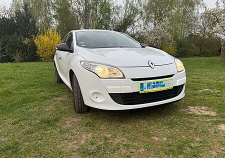 Renault Megane Fließheck 1.6 16V 100 Authentique
