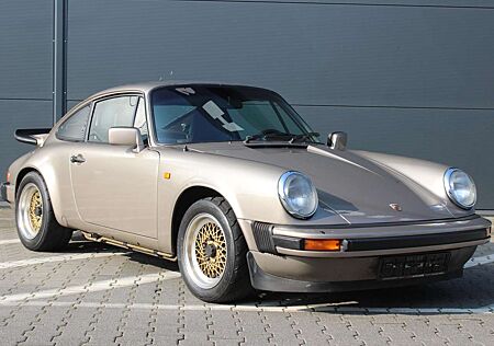 Porsche 911 SC Coupe Sportmodell Deutsch SERVO !