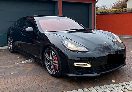 Porsche Panamera GTS PDK Chrono Paket Sport Plus