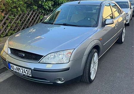 Ford Mondeo 2.0 Ghia