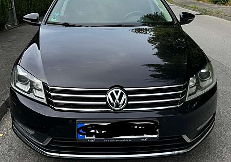 VW Passat Variant Volkswagen 2.0 TDI DSG BlueMotion Technology Highline