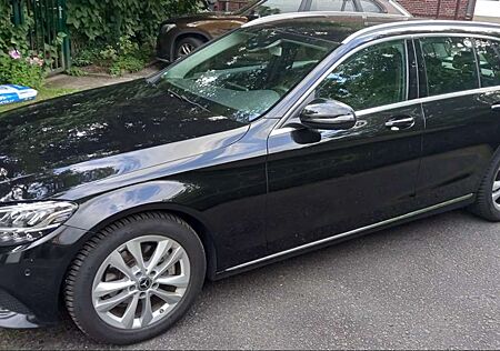 Mercedes-Benz C 220 d 4Matic T 9G-TRONIC