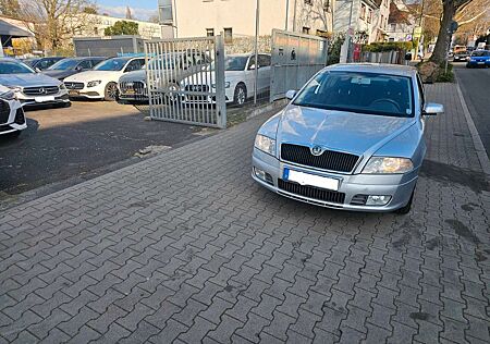 Skoda Octavia 1.6 FSI Sport Edition Navi,EFH,PDC,1.Han