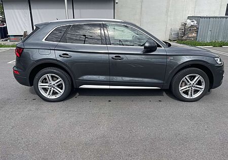 Audi Q5 2.0 TDI quattro S tronic sport