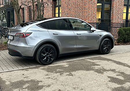 Tesla Model Y Long Range RWD