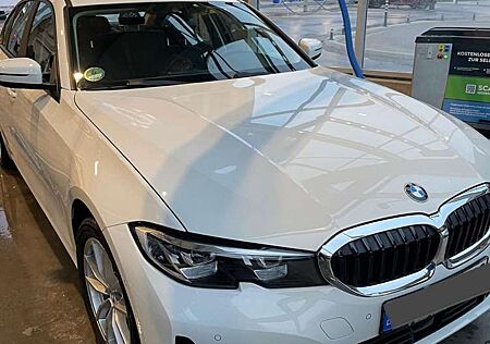 BMW 320 3.20i Advantage LivePro ACC Tüv & Service Neu