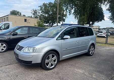 VW Touran Volkswagen 1.6 FSI Automatik Highline 7-Sitzer