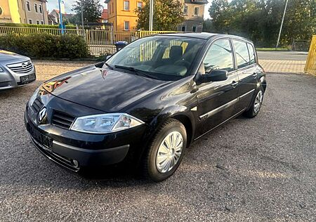Renault Megane gebraucht kaufen Renault Megane Fließheck 5-Türer 1.6
