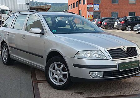 Skoda Octavia Combi Ambiente*AHK*TÜV+SER. NEU//LPG//AC