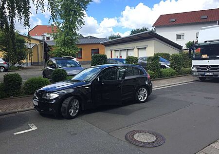 BMW 130 Reihen 6-Zylinder | M-Paket | Leder | Schalter
