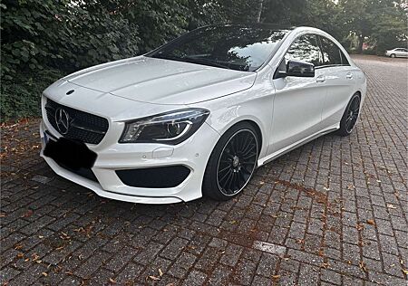 Mercedes-Benz CLA 200 AMG Line