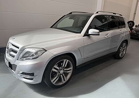 Mercedes-Benz GLK 220 CDI Navi*PDC*Tempomat*Bi-Xenon*Panorama*AHK