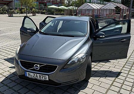Volvo V40 T3 Momentum