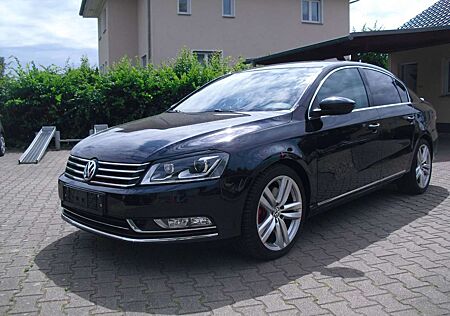 VW Passat Volkswagen Limo 4Motion -Dynaudio - Vollleder - Navi