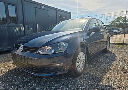 VW Golf Volkswagen VII Lim. Trendline BMT