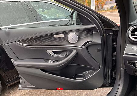 Mercedes-Benz E 220 d 4Matic T 9G-TRONIC AMG Line