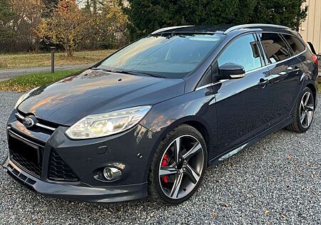 Ford Focus Turnier 2.0 TDCi DPF Aut. Titanium