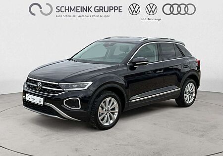 VW T-Roc Volkswagen 1.5 TSI DSG Style Allwetterreifen AHK Navi