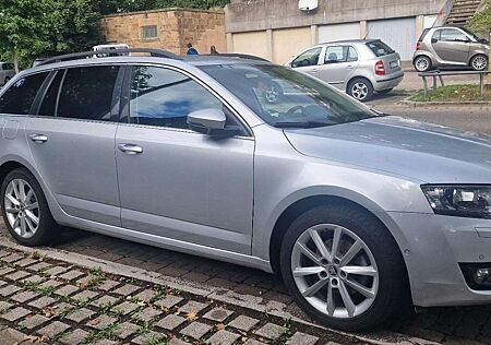 Skoda Octavia Combi 2.0 TDI DSG