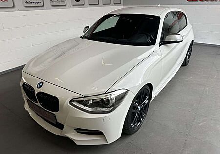 BMW M1 M135 i xDrive*komplett Scheckheft*Top Optik **