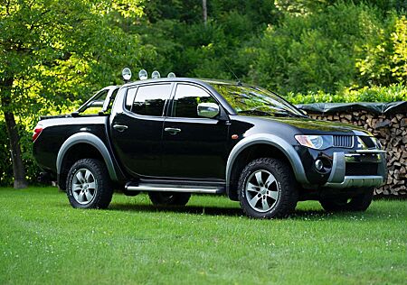 Mitsubishi L200 Pick Up 4x4 Autm. Intense Double Cab