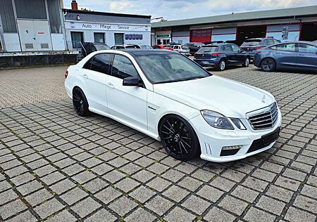 Mercedes-Benz E 63 AMG / Top Ausstattung