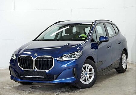 BMW 225 e xDrive HeadUp360°Kam Driving