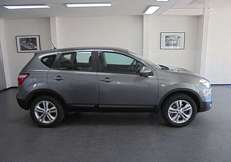 Nissan Qashqai 2.0 Tekna 90.000 km Navi AHK