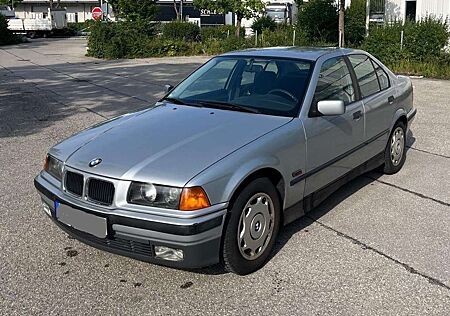 BMW 320i 320