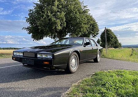 Aston Martin Lagonda Series 4
