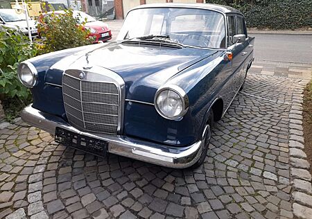 Mercedes-Benz 190 Oldtimer , 190c Heckflosse Originalzustand TOP