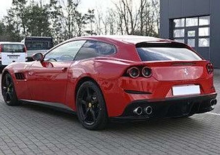 Ferrari GTC4 Lusso *LIFT*Folie*Apple car*1.Hand*MIETKAUF