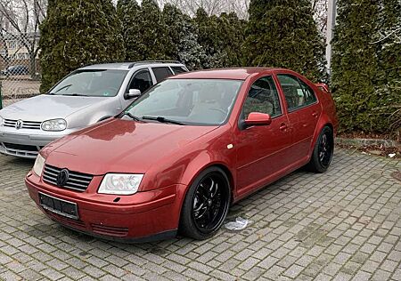 VW Bora Volkswagen 2.3 V5/Recaro/Xenon/Gewindefahrwerk