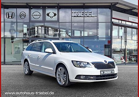 Skoda Superb Combi Elegance 2.0 TDI °PGD°Navi°Xenon°