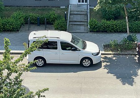 VW Caddy Volkswagen 1.5 TSI BMT DSG California