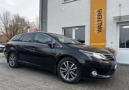 Toyota Avensis Kombi Edition = Rollstuhllift Ladeboy S2